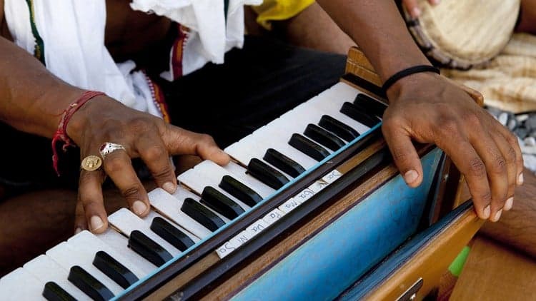 How to Play Harmonium by Ear So You Can Play Any Kirtan Song